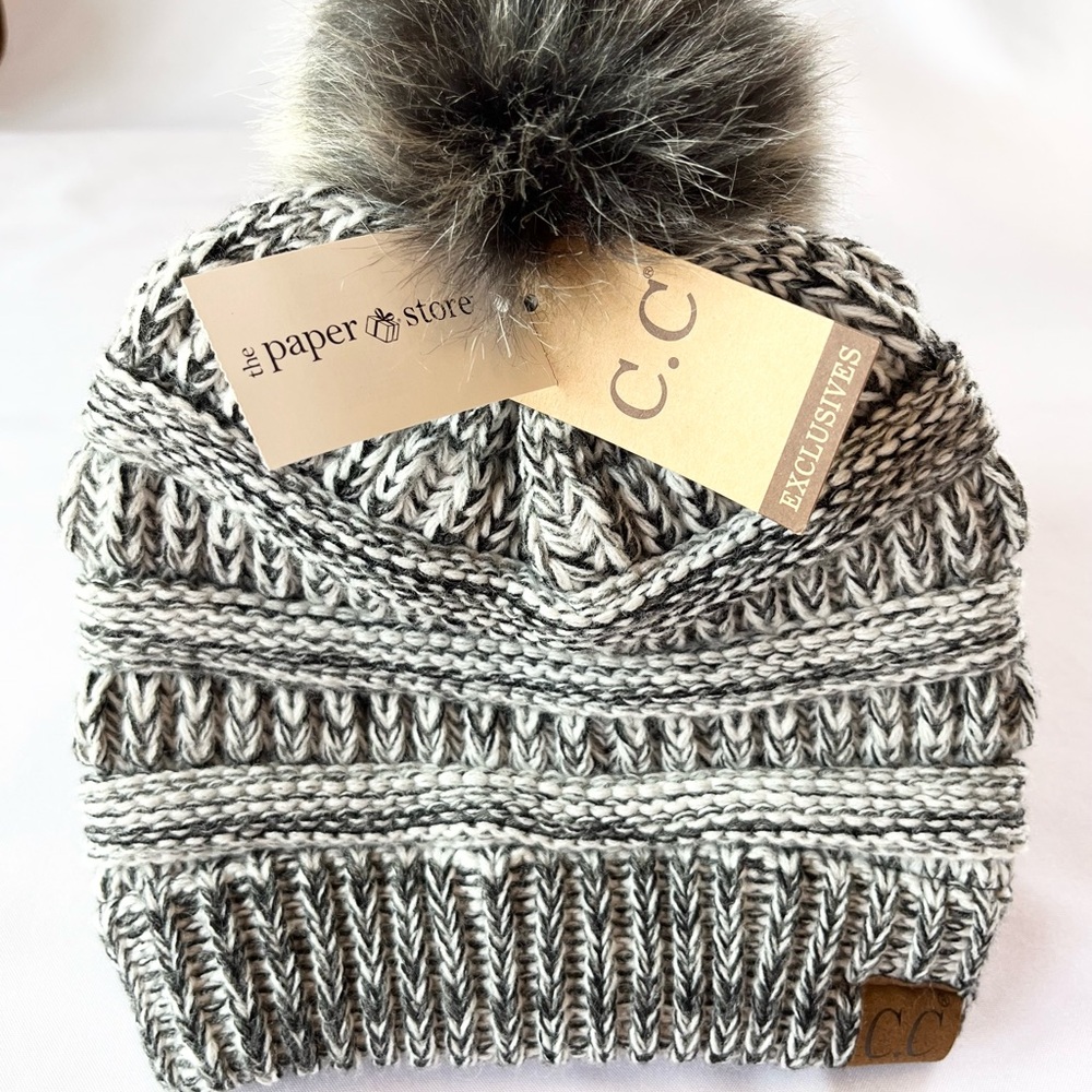 New With Tags CC Exclusives Women’s Winter Pom Hat Cozy